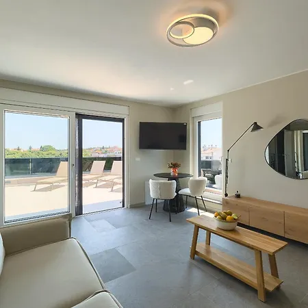 Loreta Near Fazana For 7 1 People With Luxury Private Jacuzzi Only 600 Meters From Sea Villa *