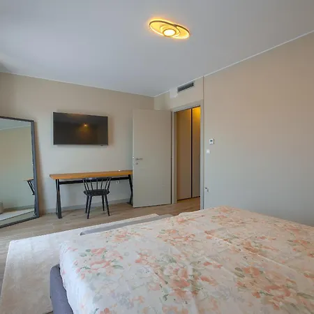 Loreta Near Fazana For 7 1 People With Luxury Private Jacuzzi Only 600 Meters From Sea Villa Stinjan