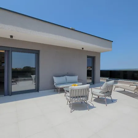 Loreta Near Fazana For 7 1 People With Luxury Private Jacuzzi Only 600 Meters From Sea * Štinjan