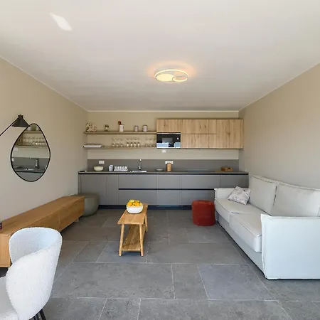 Loreta Near Fazana For 7 1 People With Luxury Private Jacuzzi Only 600 Meters From Sea Villa