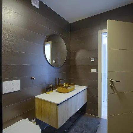Villa Loreta Near Fazana For 7 1 People With Luxury Private Jacuzzi Only 600 Meters From Sea Stinjan