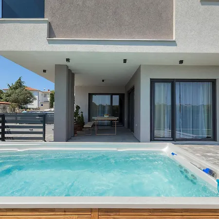 Villa Loreta Near Fazana For 7 1 People With Luxury Private Jacuzzi Only 600 Meters From Sea *