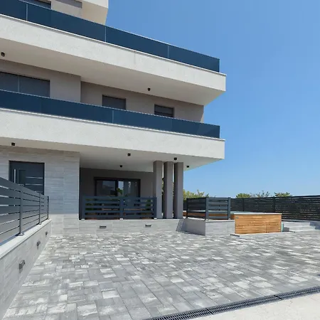 Loreta Near Fazana For 7 1 People With Luxury Private Jacuzzi Only 600 Meters From Sea Villa Štinjan