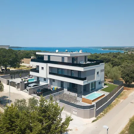 Loreta Near Fazana For 7 1 People With Luxury Private Jacuzzi Only 600 Meters From Sea *