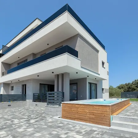 Loreta Near Fazana For 7 1 People With Luxury Private Jacuzzi Only 600 Meters From Sea
